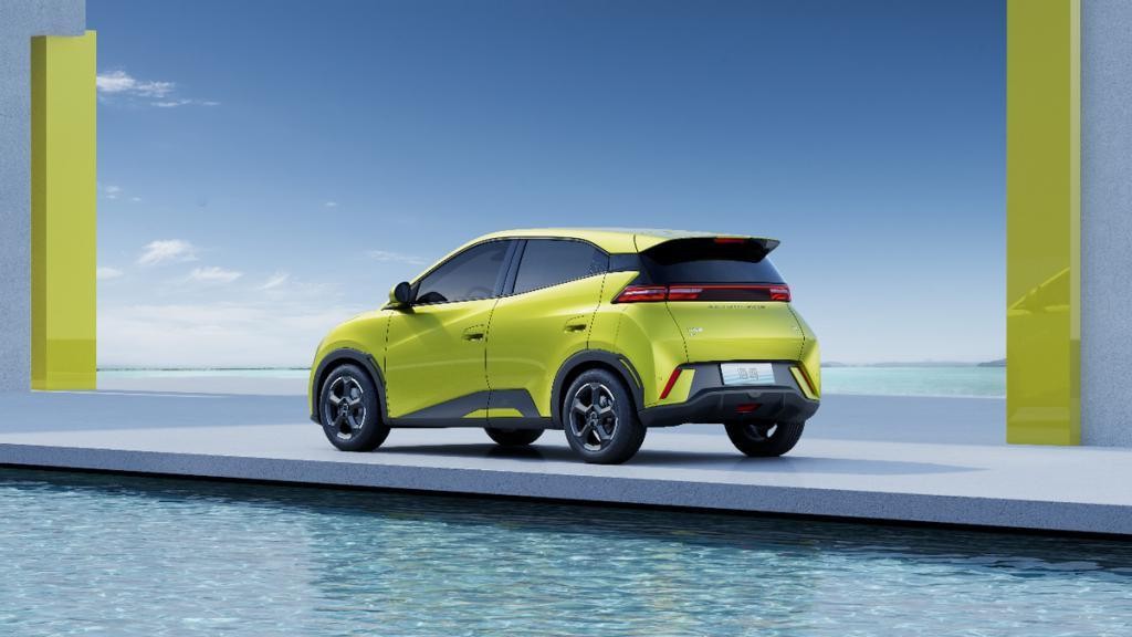 动作频频!比亚迪海洋网两款新车将亮相上海车展 qEQQCq8Ri0gO06IBjpg