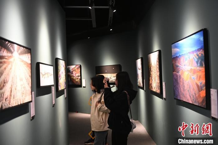 《超越130年国家地理经典影像大展》在沈阳开展 ZcaB9CS84587hCaujpg