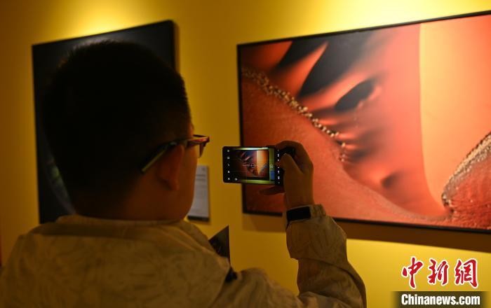 《超越130年国家地理经典影像大展》在沈阳开展 c8w6T8gPIbeG8j5ijpg