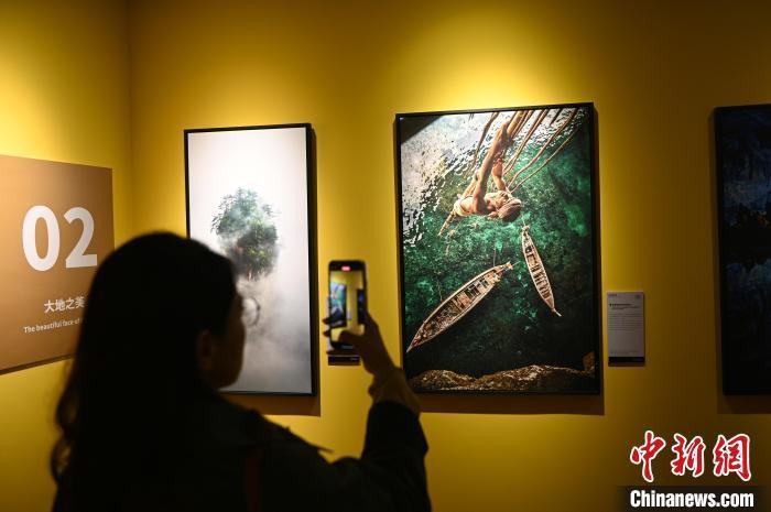 《超越130年国家地理经典影像大展》在沈阳开展 oGRvD2bsEAOascHcjpg