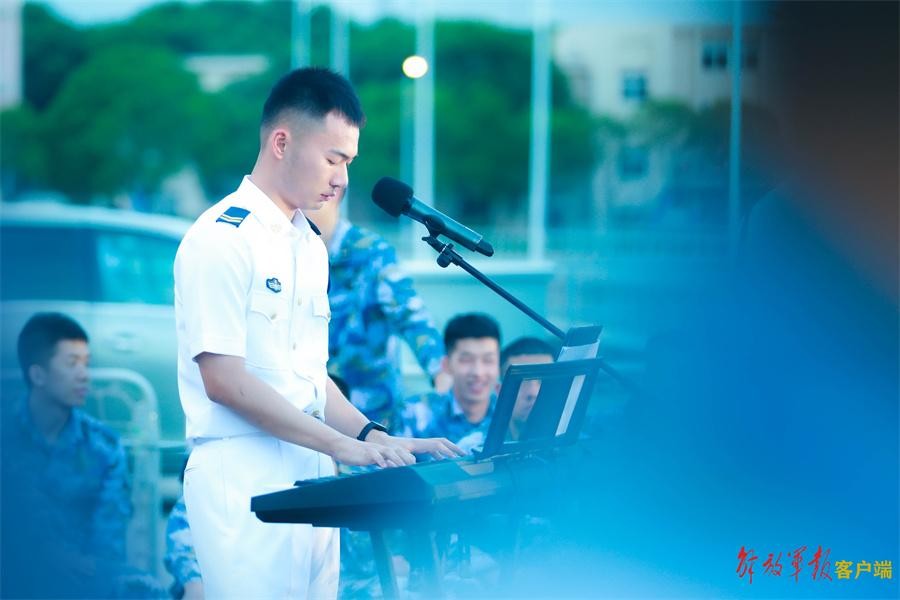 士说心语丨我爱这蓝色的海洋 KkVyYD5mDdtyRgyijpg