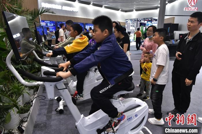 遇见福建：“五一”假期首日畅游数字“海洋” kyN7CNydY2y972NWjpg