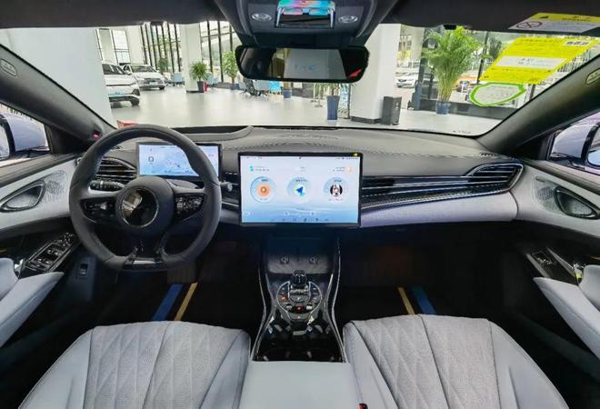 不惧挑战，比亚迪海豹的“新攻势” BffFh9hffFf0TmXcjpg