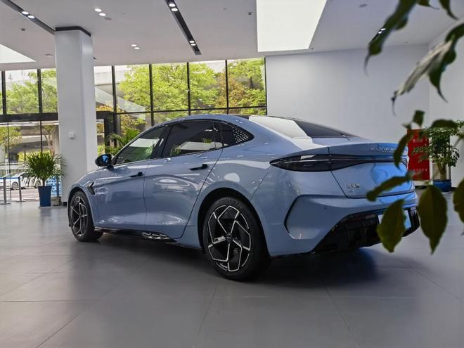 不惧挑战，比亚迪海豹的“新攻势” Qmf8mQa8ayADfmaDjpg