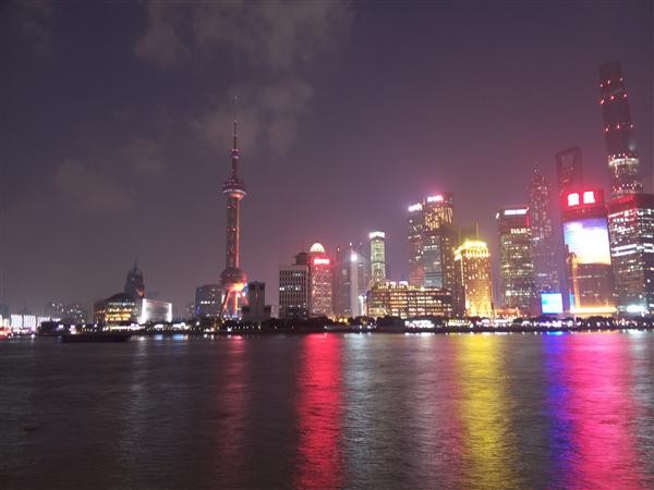 女子称五一首日出游排队花了 11 小时崩溃：被当地酒店礼物治愈 obaZa8A9B8KA6R6Ajpg