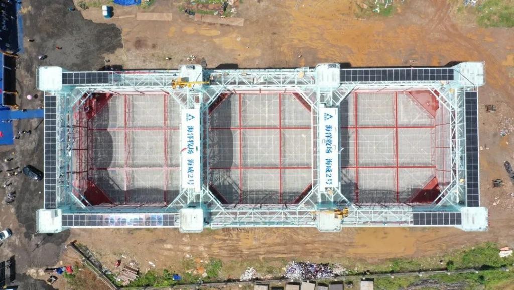 湛江这个满满科技感的“巨无霸”投用!现代化海洋牧场活动月启动 CT4a7TIAuOZU021Ijpg