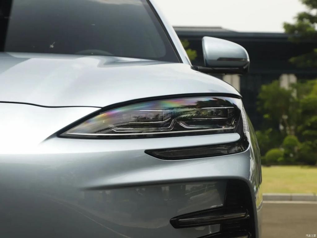 比亚迪宋 PLUS 冠军版！全新前脸更犀利！价格有望更便宜？！ g0c0H8ZQHQqIAv2Wjpg