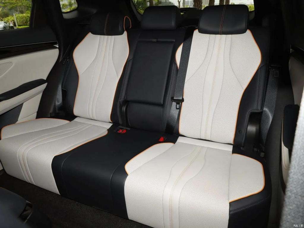 比亚迪宋 PLUS 冠军版！全新前脸更犀利！价格有望更便宜？！ W4445S5Sf6qiS0Ddjpg